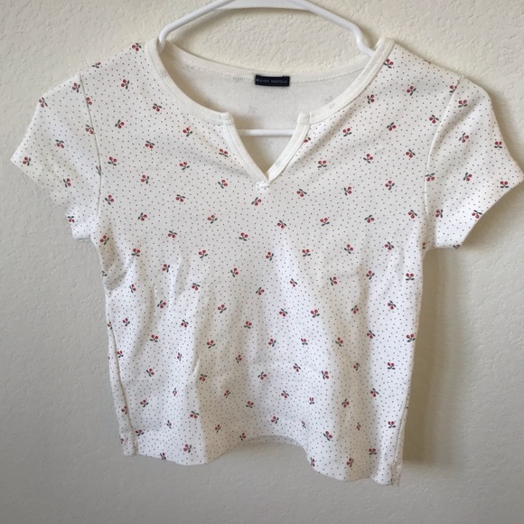 Brandy Melville Tops - NWOT RARE Brandy Melville Ashlyn Top